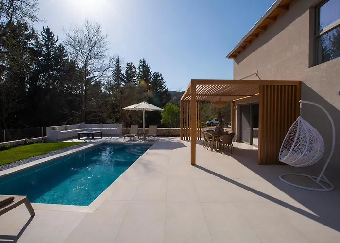 Luxury Elpis