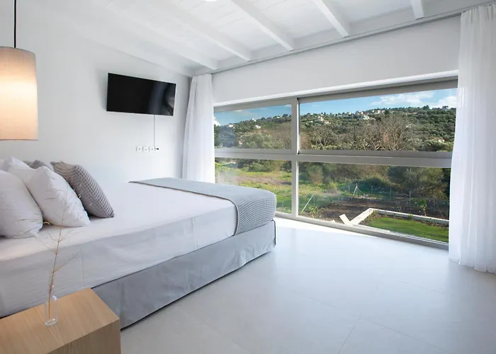 Luxury Elpis
