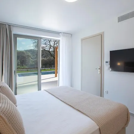 Luxury Elpis 别墅 *